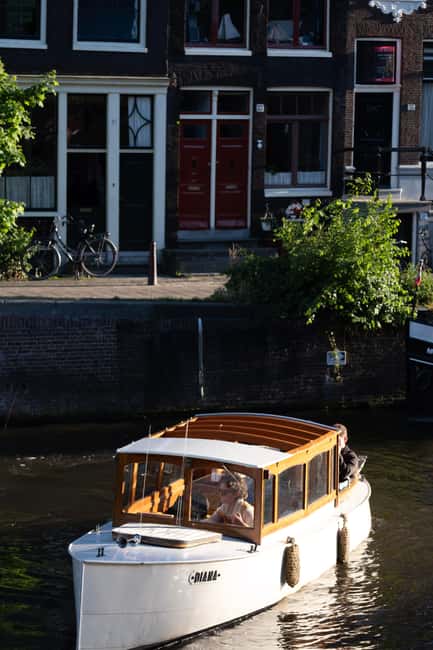 Amsterdam: Hidden Gems Canal Cruise - The Drink and Polaroid Keepsake: Simple Add-Ons with Real Emotional Value