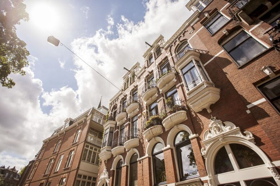 Amsterdam: Hidden Gems & Highlights Guided Bike Tour - Price and time: why $44 for 3 hours can be a bargain