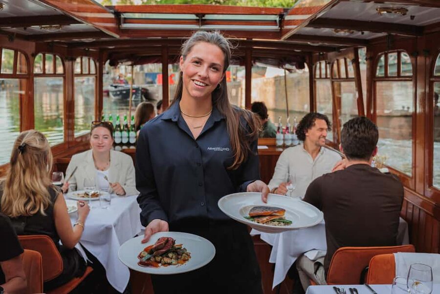 Amsterdam: High-End 3-Course Dinner Canal Cruise - Private window table: the Amsterdam night views you’ll actually use