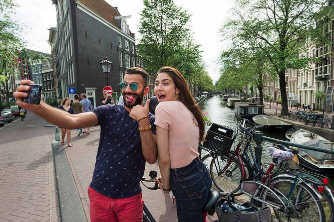 Amsterdam Highlights Bike Tour - Guided in EN/ES/DE/NL - Small group size and safety: the ride quality depends on it
