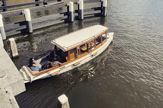Amsterdam Highlights Canal Cruise with a Drink - What the drink actually adds (and what it doesn’t)
