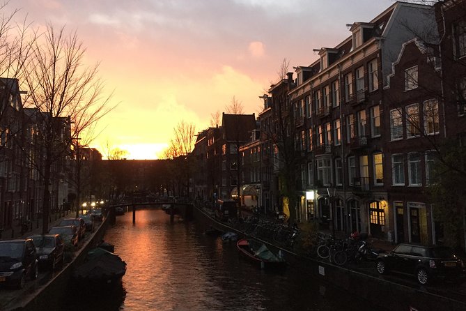 Amsterdam Highlights Walking Tour: Small Group Experience - Canal District Views, 17th-Century Gables, and What Makes the Architecture Stick