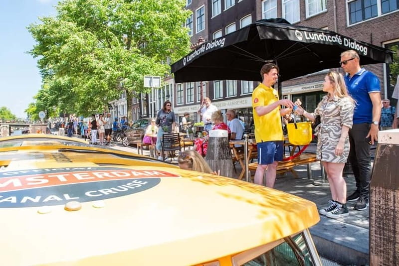 Amsterdam: Historic City Centre Canal Cruise - Skippers Tell the Stories, and Audio Keeps You on Track