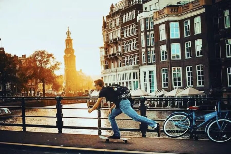 Amsterdam: History, Culture & Hidden Gems Walking Tour - Who should book this tour (and who might skip it)