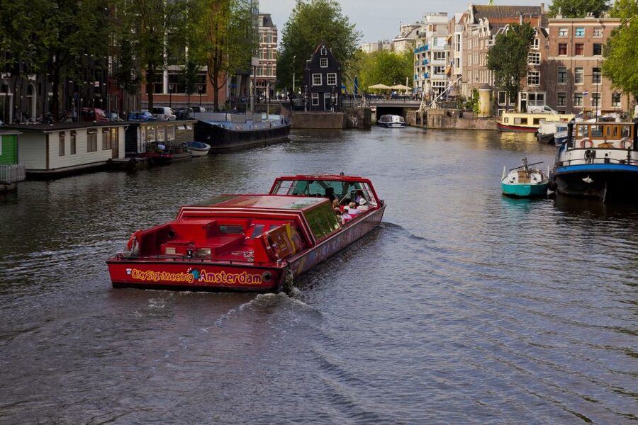 Amsterdam: Hop-On Hop-Off Bus and Boat options - Weather and timing: how to keep the day smooth
