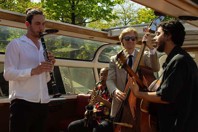 Amsterdam Jazz Canal Cruise with live music - The On-Boat Vibe: Hosts, Captains, and How People React to Jazz