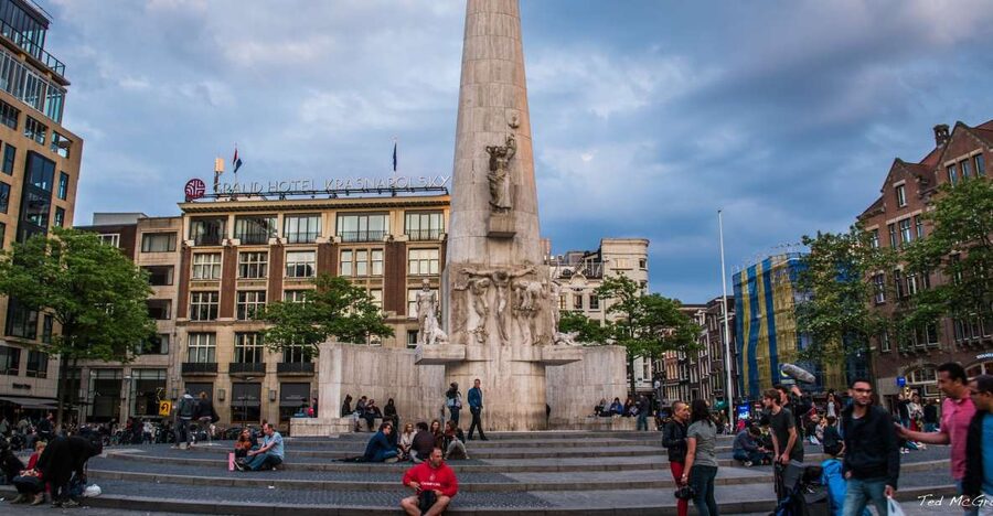 Amsterdam Jewish Quarter walking tour - From the Golden Age to wartime reality: what the streets explain
