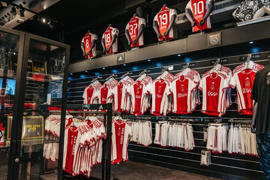 Amsterdam: Johan Cruijff Arena VIP Tour - Skybox Sky Lounge: Pitch Views With a Free Drink