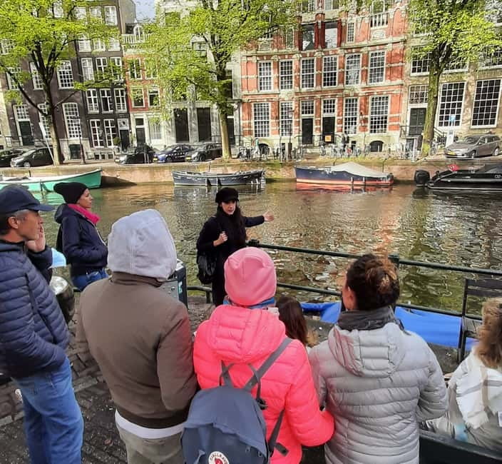 Amsterdam: Jordaan Area Walking Tour - Meeting at Multatuli Statue: find the guide quickly