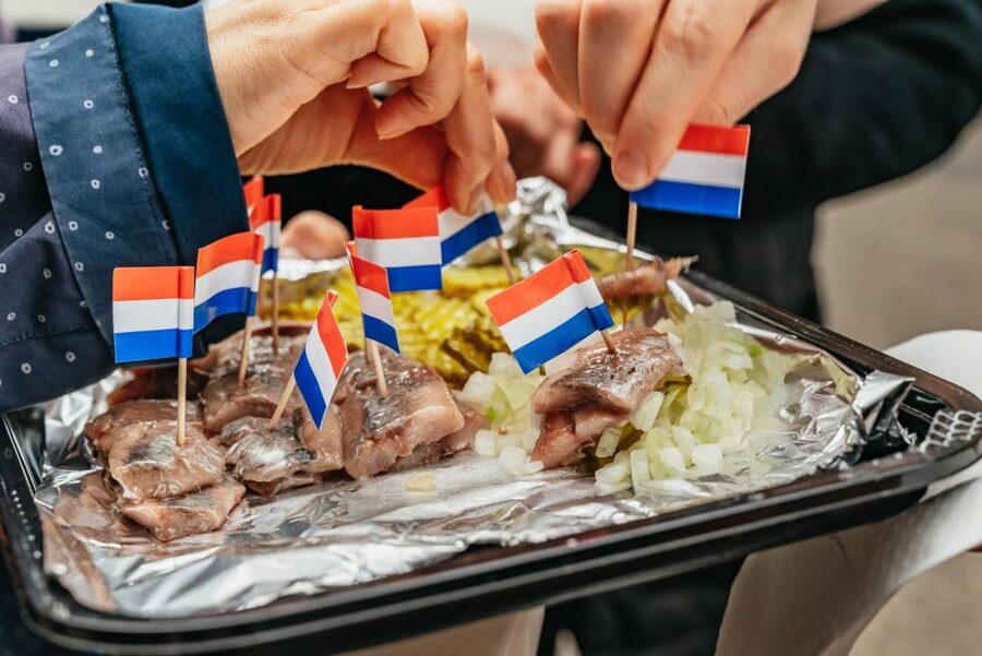 Amsterdam: Jordaan District Local Food Walking Tour - Jordaan walking routes: bridges, canals, and boutique streets