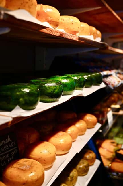 Amsterdam: Jordaan Food Tour of 10+ Local Classic Tastings - Guides you’ll want to pay attention to