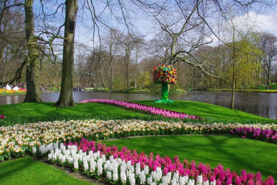 Amsterdam: Keukenhof Gardens Guided Tour Spanish and English - Price and Value: Is $69 Worth It From Amsterdam?