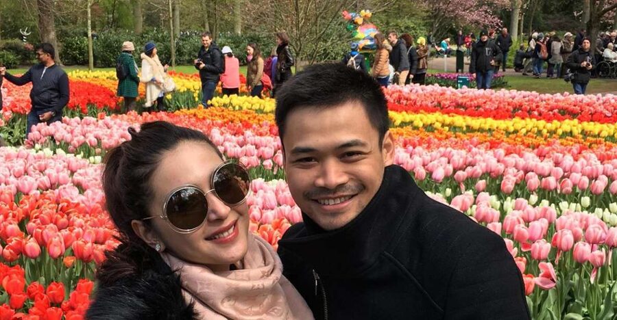 Amsterdam: Keukenhof Tulip Garden and Giethoorn Experience - Day Trip Setup: Getting From Amsterdam Without the Headache