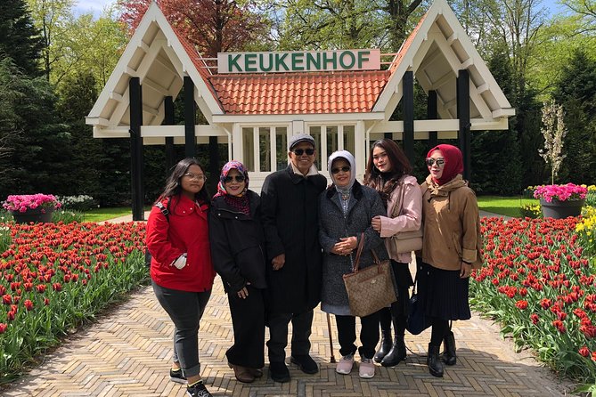 Amsterdam: Keukenhof Tulip Gardens and Giethoorn with Boat Tour - Keukenhof to Giethoorn: Expect Drive Time, Not Quick Hops