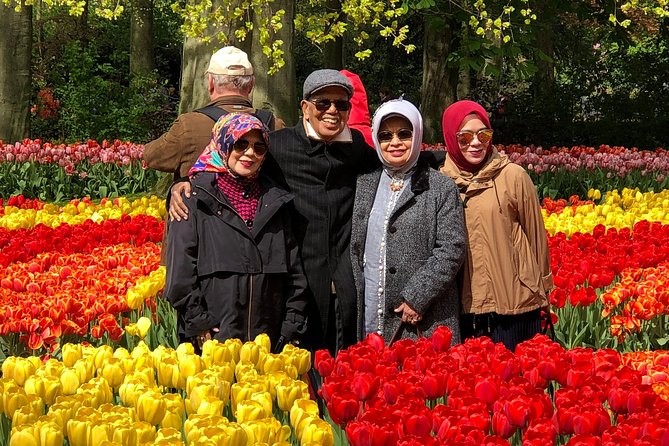 Amsterdam: Keukenhof Tulip Gardens and Giethoorn with Boat Tour - Meeting Point and Timing: Start Early, Then Don’t Second-Guess It