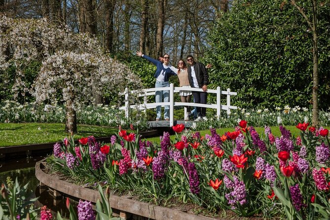 Amsterdam: Keukenhof, Zaanse Schans & Volendam Tour - Morning at Zaanse Schans: Windmills, a Historic Shipyard, and Clogs in Action