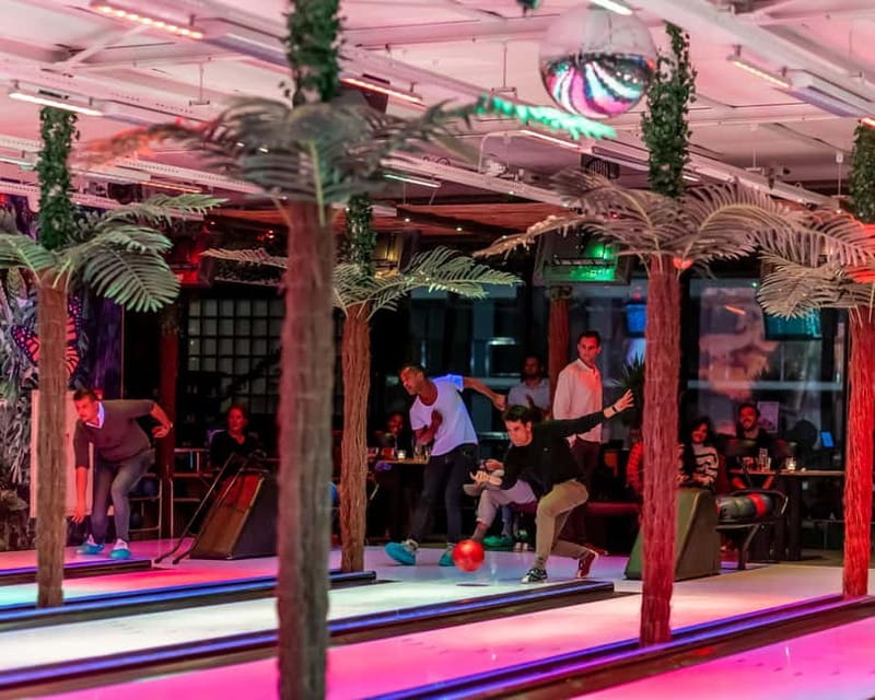 Amsterdam: LED Bowling Experience - LED White Lanes: Why This Bowling Feels Different