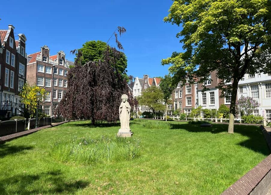 Amsterdam Legends & History Walking Tour with Local Guide - The route, stop by stop: Magere Brug to Westerkerk