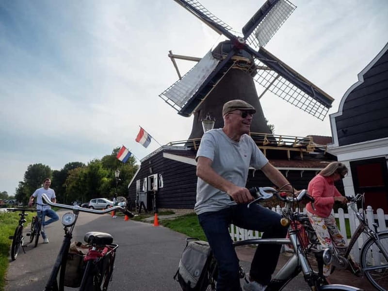 Amsterdam: Leisurely Windmill & Countryside Bike Ride - Getting Oriented: Oosterdoks Island to Amsterdam-Noord