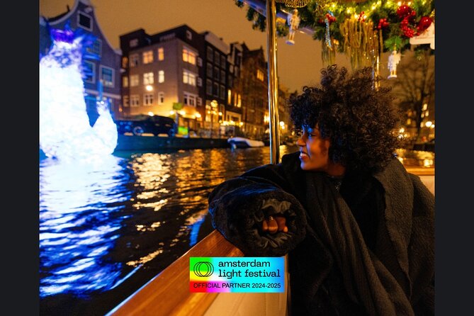Amsterdam Light Festival: Cruise Unlimited Drinks & Bite option - The boat experience: comfort, weather, and why that step matters