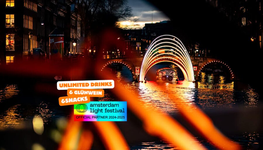 Amsterdam: Light Festival Cruise With Drinks & Snacks - Meeting Near Central Station: How to Find the Right Boat