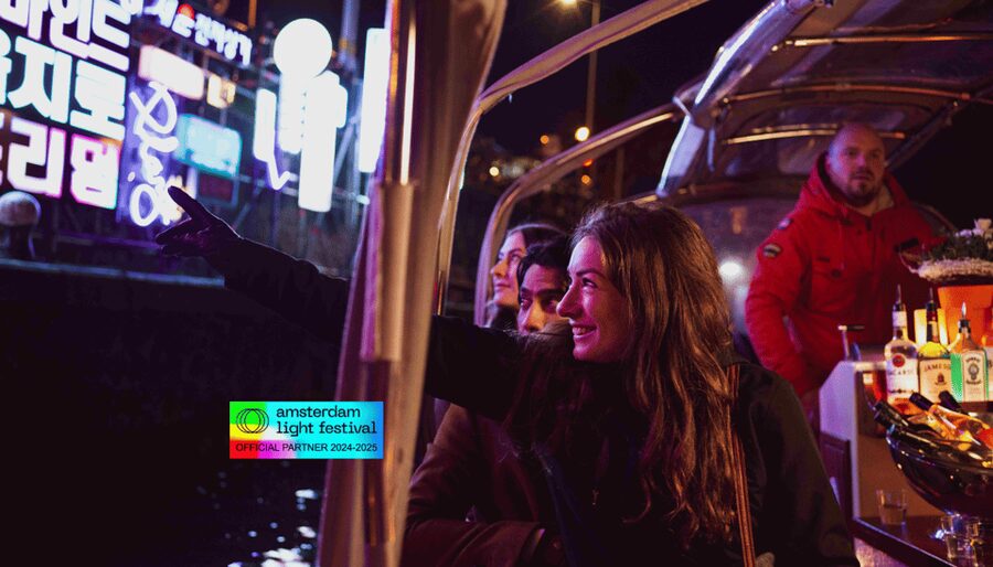 Amsterdam: Light Festival Cruise With Drinks & Snacks - Your 75-Minute Canal Route: From Prins Hendrikkade to Haarlemmersluis