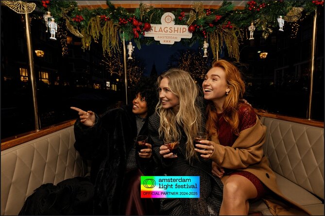 Amsterdam Light Festival: Heated Boat Cruise + Hot Drinks & Bite - The itinerary in real time: what happens during the cruise