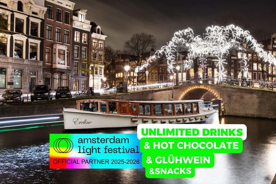 Amsterdam: Light Festival Heated Cruise + Hot Choco + Snack - Key Things I’d Notice First