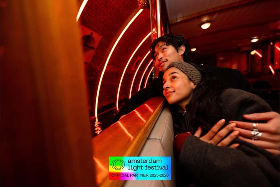 Amsterdam: Light Festival Heated Cruise + Hot Choco + Snack - Hot chocolate, mulled wine, and the bites upgrade that matters