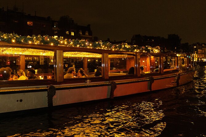 Amsterdam Light Festival: Heated Cruise with Hot Drinks & Bite - Live skipper + guide: what the narration adds