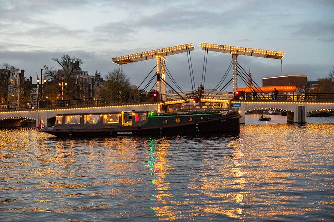 Amsterdam: Light Festival Open Boat - Unl. Drinks Option - Electric open boats make Amsterdam feel quieter