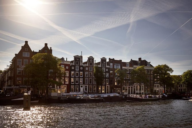 Amsterdam Light Festival: Saloon Boat Cruise + Hot Drinks & Bite - Drinks and the small bite option: fun add-on, not a meal plan