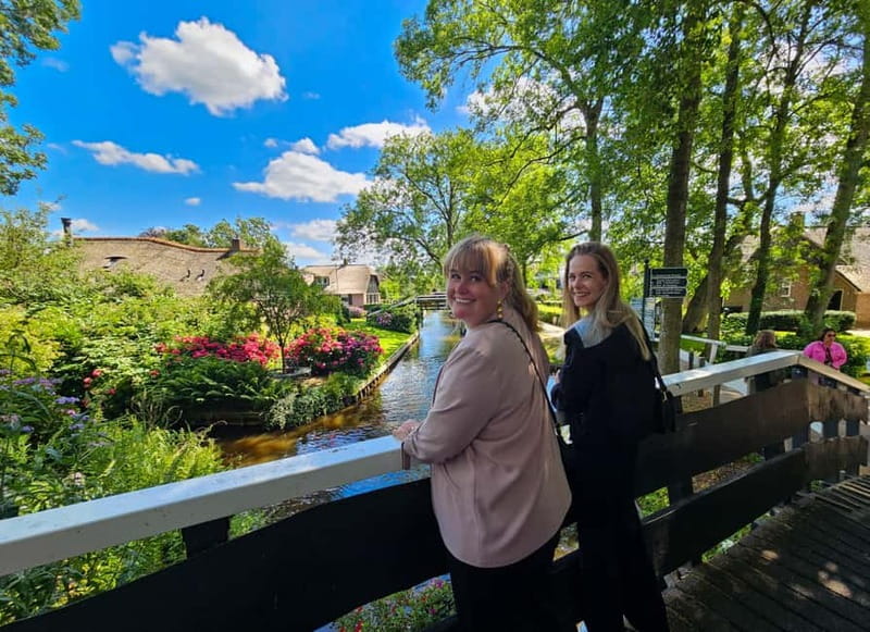 Amsterdam: Live GuideD Giethoorn Boat Tour & Cheese Platter - Why Giethoorn Feels Like a Dutch Postcard (and How the Tour Makes It Easy)