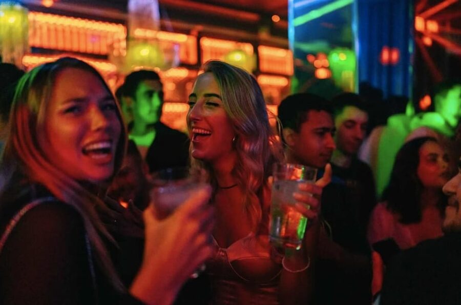 Amsterdam: Ludwig's Original Pub Crawl with VIP Club Entry - The 4-hour plan: how the night flows from 5 bars to club entry
