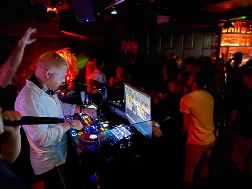 Amsterdam: Ludwig's Original Pub Crawl with VIP Club Entry - Stop-by-stop: what each part is like (and what to watch for)