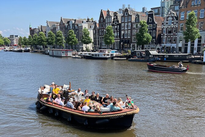 Amsterdam Luxury Boutique Boat tour with Unlimited Beer and Wine - Where the cruise starts, and how long 40–45 minutes really is
