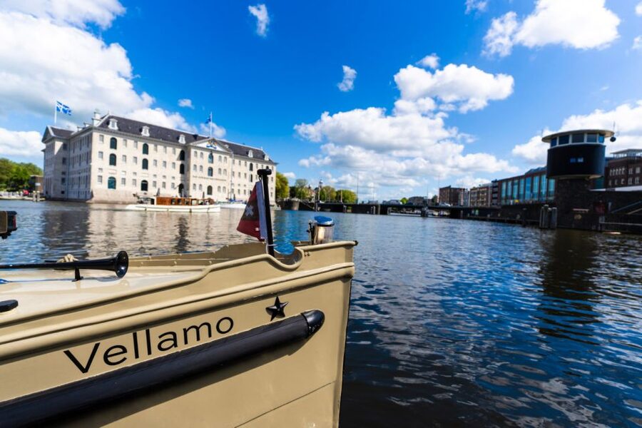 Amsterdam: Luxury Private Boat Tour - The Magere Brug Moment and Why Bridges Matter Here