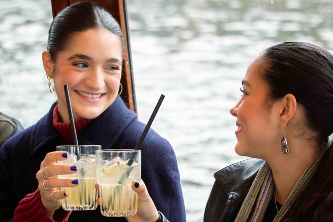 Amsterdam: Luxury Saloon Boat Cruise with Cocktails & Waffle - Drinks and snacks: not just quantity, but how it fits the ride