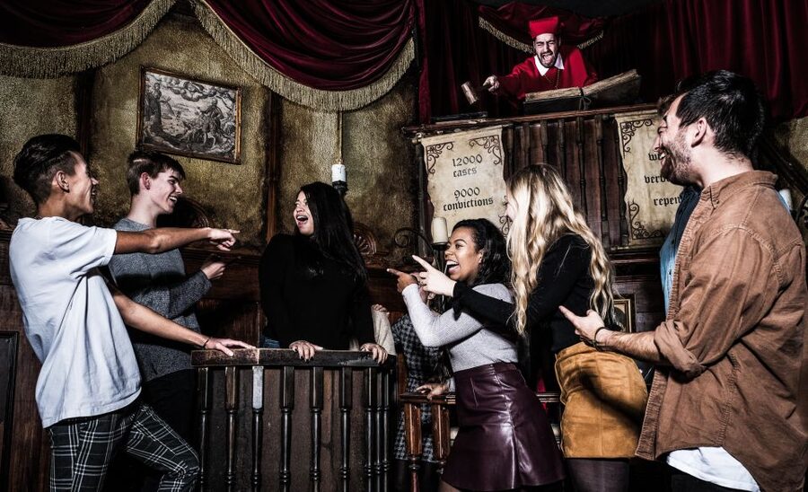 Amsterdam: Madame Tussauds & Amsterdam Dungeon Combo Ticket - Madame Tussauds Amsterdam: wax selfies, royal faces, and photo-ready sets