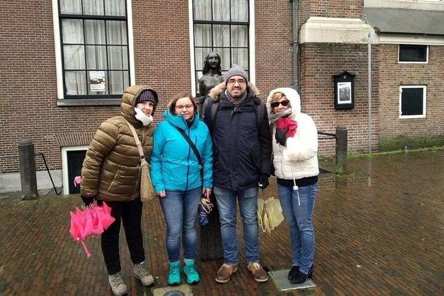Amsterdam: Must-See Attractions Guided Walking Tour - Key highlights worth planning around