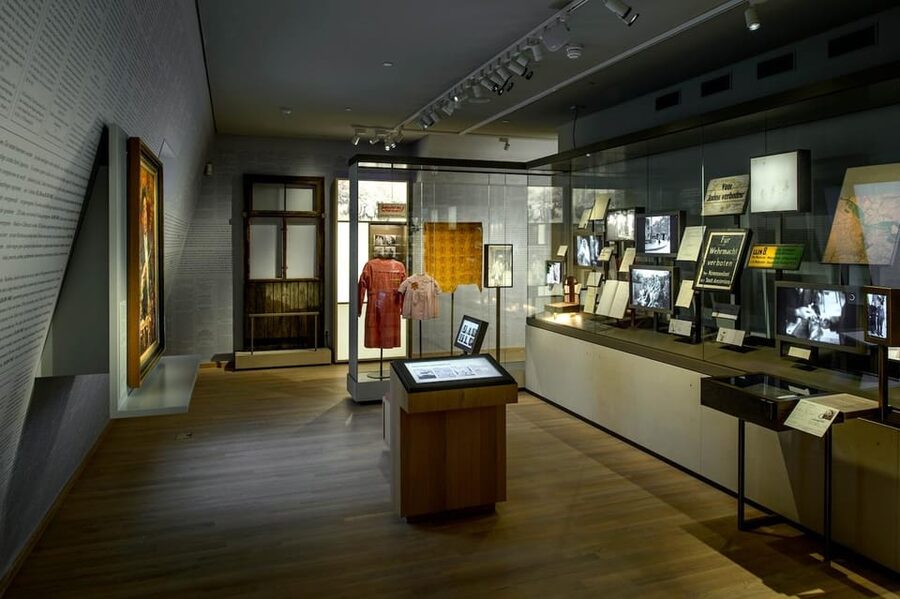 Amsterdam: National Holocaust Museum Entry Ticket - What to look for inside: artifacts, portraits, and the small objects that hurt