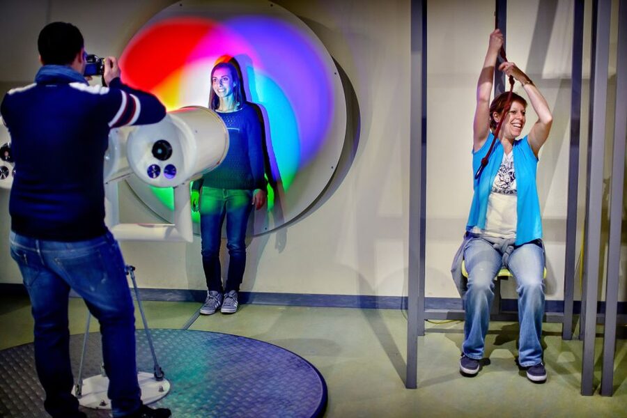 Amsterdam: NEMO Science Museum Ticket - Chain Reaction and the Big Show Moments You Should Time In