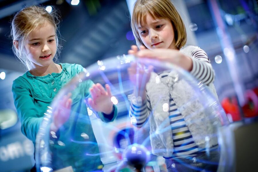 Amsterdam: NEMO Science Museum Ticket - Bridges, Lightning, and Visual Illusions: Experiments With Real-World Payoff