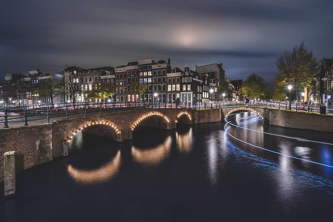 Amsterdam Night Photography Workshop with a Professional - Red Light District at night: what you’ll photograph and why it works