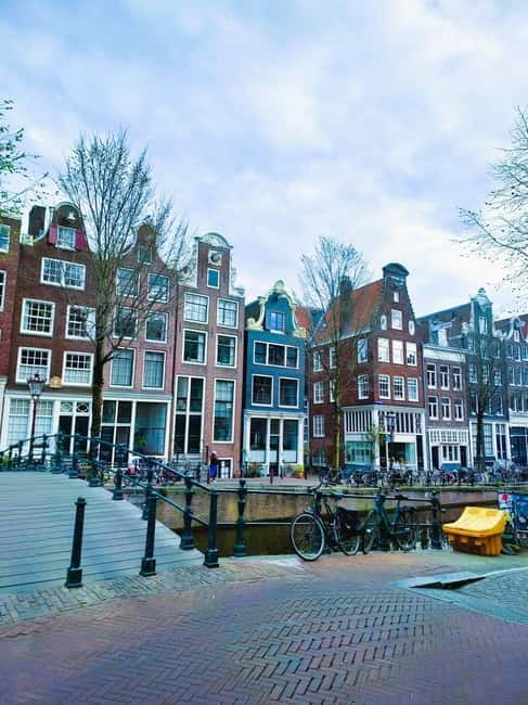 Amsterdam: Off the Beaten Path Bike Tour in French - Should you book this off-the-beaten-path bike tour?