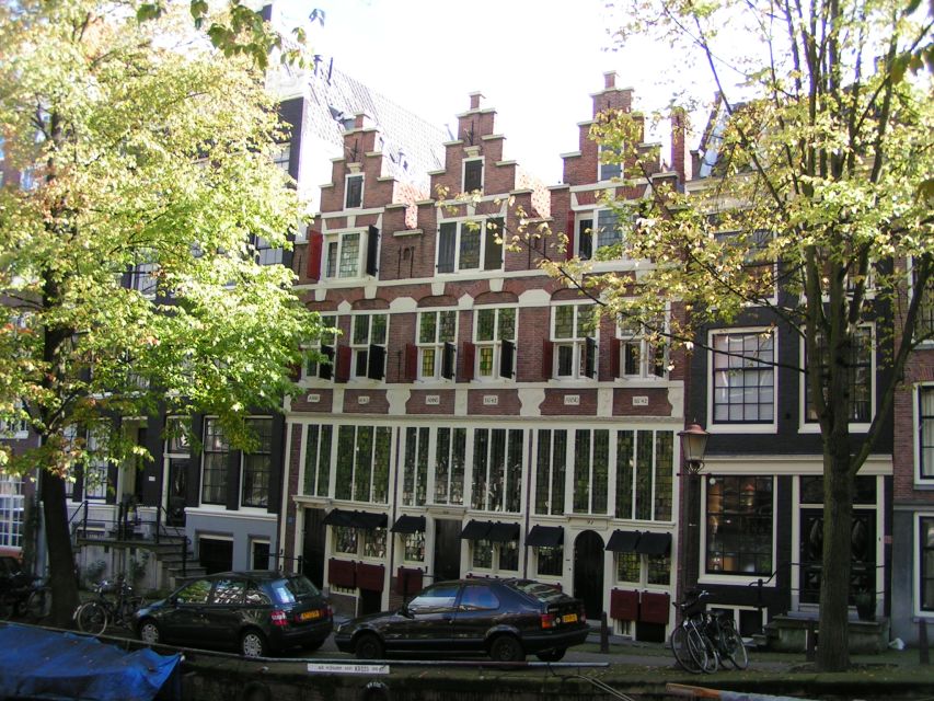 Amsterdam Old City Private Walking Tour - Medieval center and the old city wall: seeing the city before the canals
