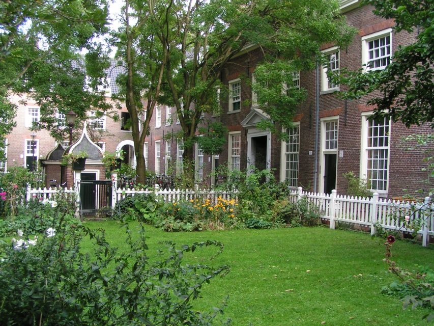 Amsterdam Old City Private Walking Tour - Begijnhof women’s homes: a quiet contrast point