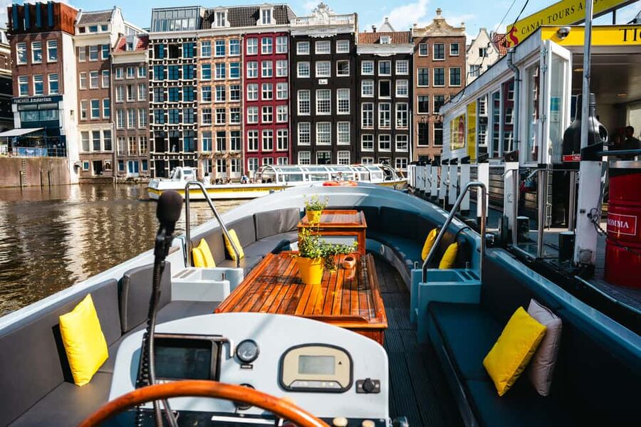 Amsterdam: Open Boat Canal Cruise (with Free Spritz Option) - Who this tour fits best (and who might skip it)