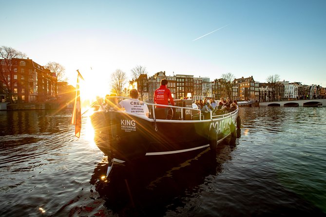 Amsterdam Open Boat Cruise with Live Guide and Two Drinks - A one-hour cruise that fits real travel schedules