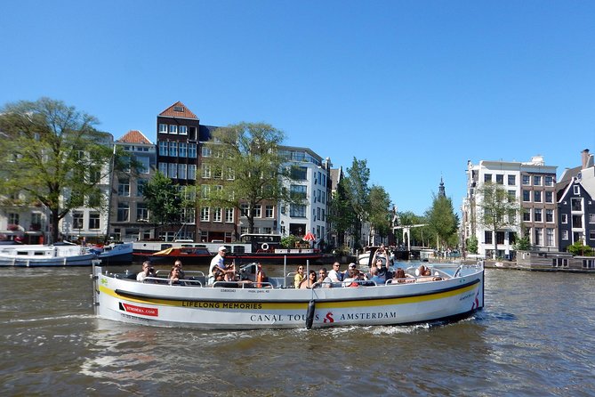 Amsterdam Open Boat Tour with Local Guide - Comfort and group size: the “small boat” advantage